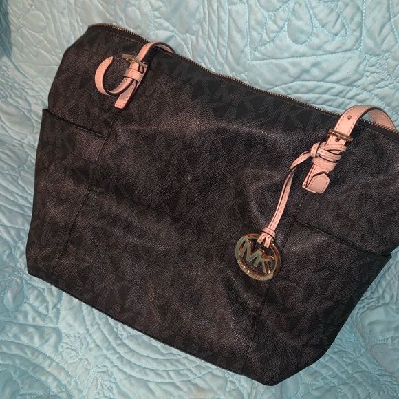Michael Kors Handbags - Michael Kors tote Michael Kors Handbags - Michael Kors tote